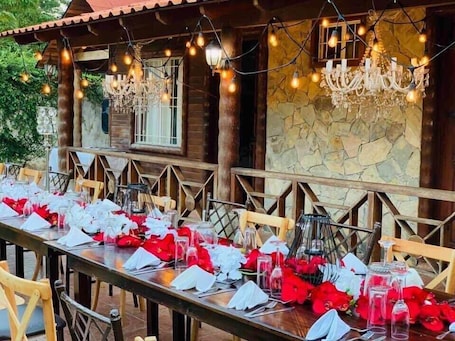 Cabaña Deluxe, vistas al jardín | Terraza o patio. LOS FUNDADORES estancia ecológica