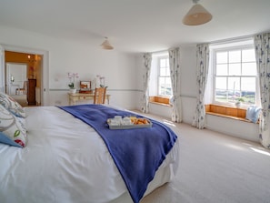 6 bedrooms, individually decorated, individually furnished, free WiFi