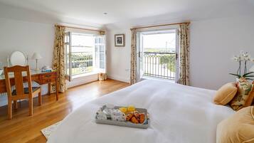 6 bedrooms, individually decorated, individually furnished, free WiFi