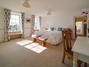 6 bedrooms, individually decorated, individually furnished, free WiFi