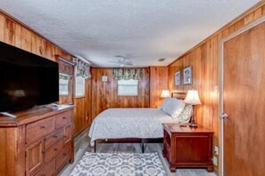 Desk, iron/ironing board, WiFi