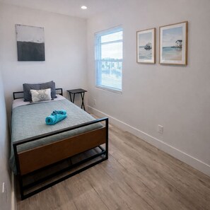 Desk, iron/ironing board, WiFi
