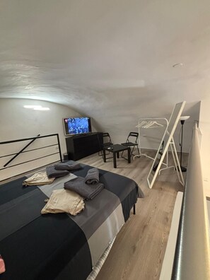 1 soverom, strykejern/-brett, wi-fi og sengetøy