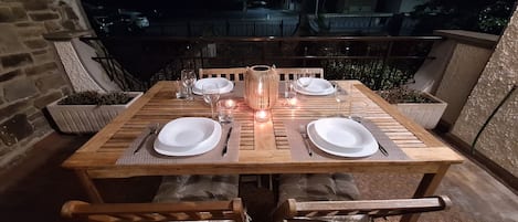 Outdoor dining