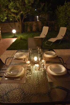 Outdoor dining
