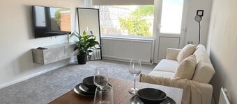 Nottingham 2-bed House, Sleeps 4, Pet Friendly