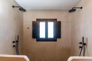 Superior Suite with Private Pool | Bathroom | Shower, hair dryer, towels, soap