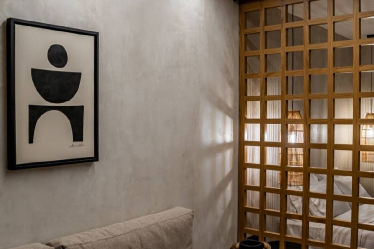 Deluxe Suite with Private Jacuzzi | In-room safe, desk, soundproofing, WiFi (free)