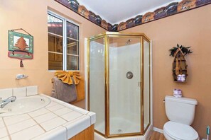 Signature Cabin, 3 Bedrooms, Non Smoking, Patio | Bathroom | Combined shower/tub, towels, toilet paper - Spacious 3BR Chalet (Big Bear Lake)