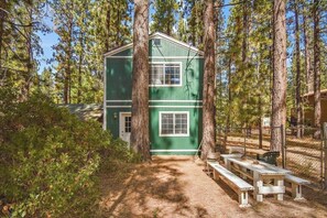 Front of property - Spacious 3BR Chalet (Big Bear Lake)