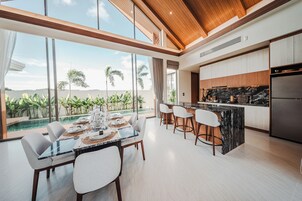 3 Bedrooms Pool Villa | In-room dining