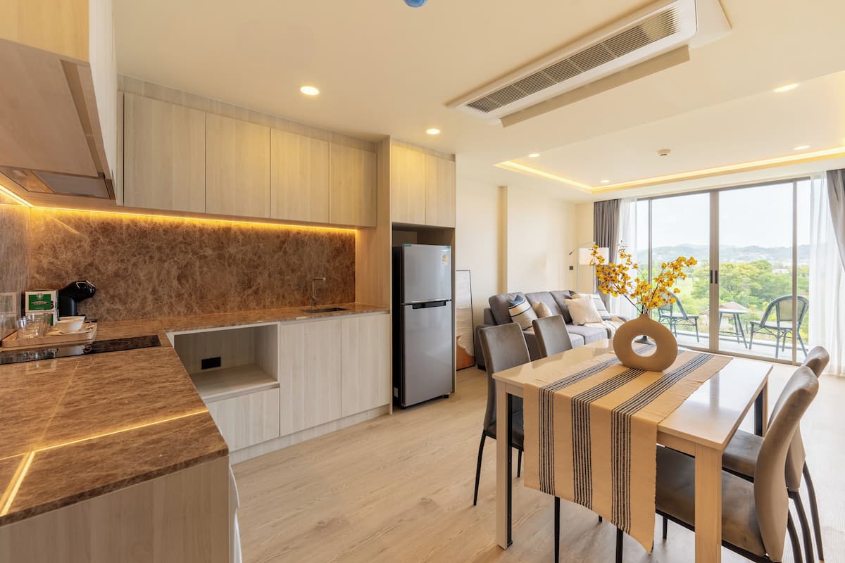 Duplex 2 Bedroom Suite Golf View | Living area