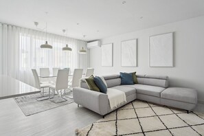 TV - GuestReady - Fantastic home in the Foz area (Porto)