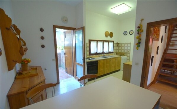 ヴィラ 3 ベッドルーム パティオ プールビュー | ダイニングルーム