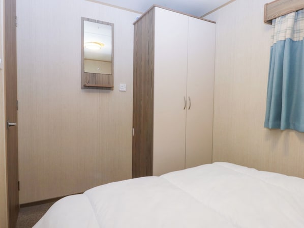 3 quartos, individualmente decorados, individualmente mobiliados