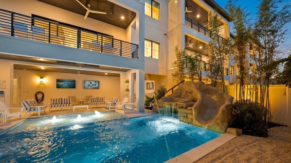 House, Accessible | 7 bedrooms, Internet - Sapphire Shores in Clearwater Beach (Clearwater Beach)