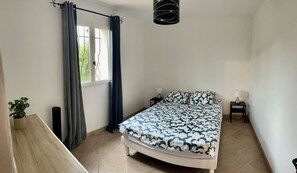 3 bedrooms, iron/ironing board, WiFi, bed sheets - Villa la colle sur loup close to the sea, ideal family, near village (La Colle-sur-Loup)