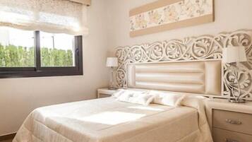 1 slaapkamer, een strijkplank/strijkijzer, wifi, beddengoed