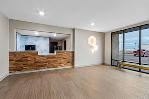 Lobby - Echo Suites Extended Stay By Wyndham Phoenix-Peoria/Glendale (Peoria)