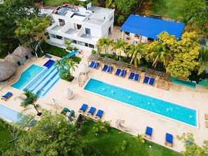 2 outdoor pools - Hotel Sky Natural Museum (Sopetrán)