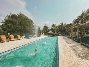 2 outdoor pools
