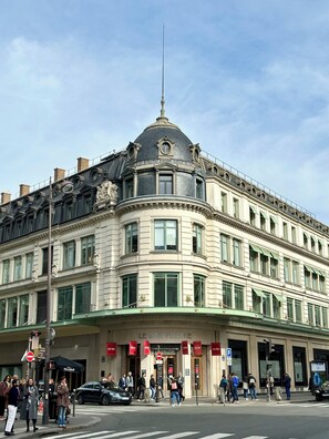 Shopping mall - 1614 Sevres (Paris)