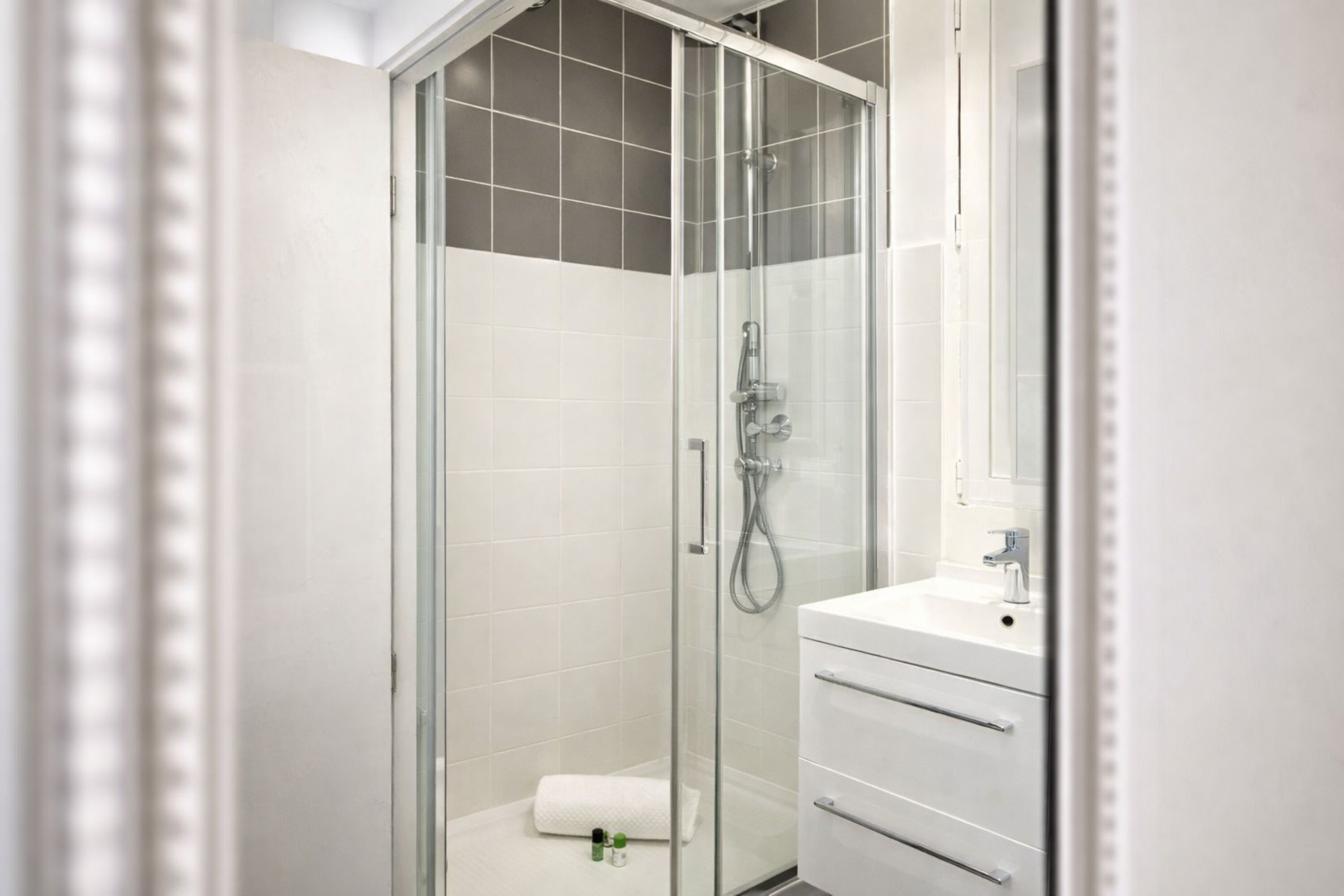 Estudio Prestigio, vista al patio | Ba ño | Toallas 