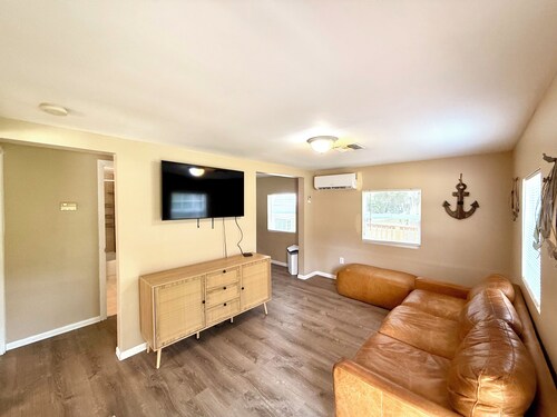 Red Maple Cottage - Peaceful 2BR 1BA Near the Water – Boat & Trailer Friendly!