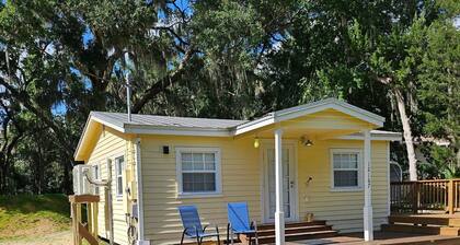 Red Maple Cottage - Peaceful 2BR 1BA Near the Water – Boat & Trailer Friendly!