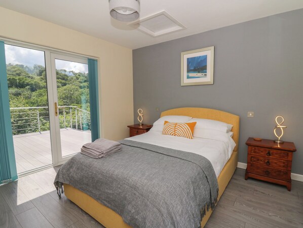 Cottage | 3 bedrooms, individually decorated, individually furnished, free WiFi - 1 Bryn Beudy (Narberth)