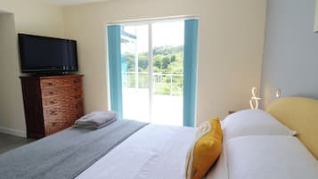 Cottage | 3 bedrooms, individually decorated, individually furnished, free WiFi