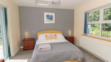 Chaumière | 3 chambres, décor unique, ameublement unique, accès au Wi-Fi (inclus)