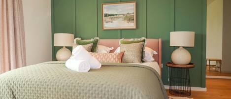 4 bedrooms, individually decorated, individually furnished, free WiFi