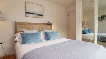 4 bedrooms, individually decorated, individually furnished, free WiFi