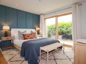 4 عدّة غرف نوم وبديكورات فريدة لكل غرفة وطراز فريد لكل وحدة