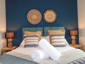 4 phòng ngủ, trang trí khác biệt 