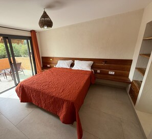 3 bedrooms, in-room safe, iron/ironing board, travel cot - SAMA LODGE VILLA TIMIS 3 ROOMS (Saly)