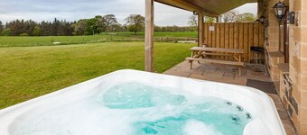 1 Eden Cottage - sleeps 8 guests  in 3 bedrooms