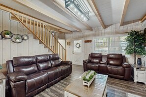 TV, fireplace, offices