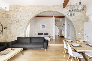 1 camera, ferro/asse da stiro, accesso a Internet, lenzuola