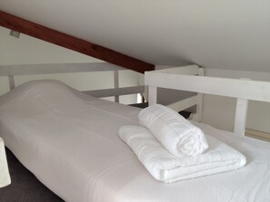 1 Schlafzimmer, Bügeleisen/Bügelbrett, Bettwäsche