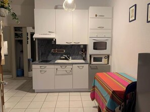 Frigorífic, microones, forn i rentaplats
