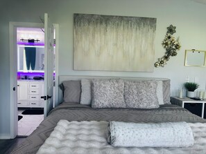 1 Schlafzimmer, Schreibtisch, BĂŒgeleisen/BĂŒgelbrett, kostenloses WLAN