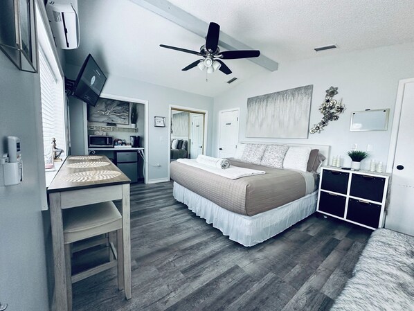 1 bedroom, desk, iron/ironing board, free WiFi