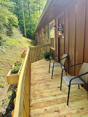 Terrace/patio - Red Oak Cottage (Sassafras)