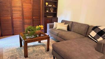 テレビ、書斎 / ワークスペース