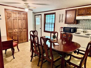 Dining - Red Oak Cottage (Sassafras)