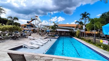 6 outdoor pools, pool umbrellas, pool loungers