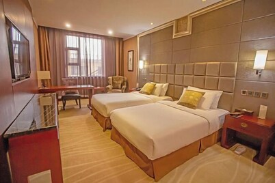 Jing Hu Exquisite Hotel