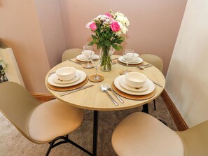 Interior - Steam View Cottage (Keighley)